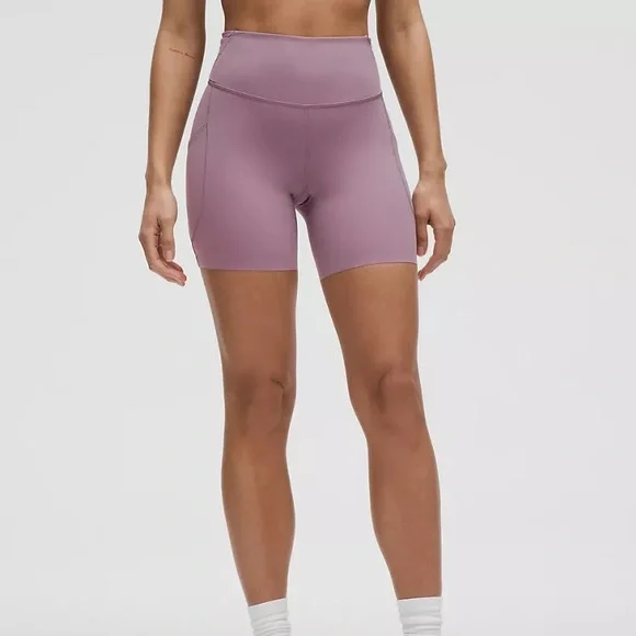 Lululemon Fast and Free High-Rise Short 6” *5 Pocket - Size 8 - Lavender Lux - Picture 2 of 8